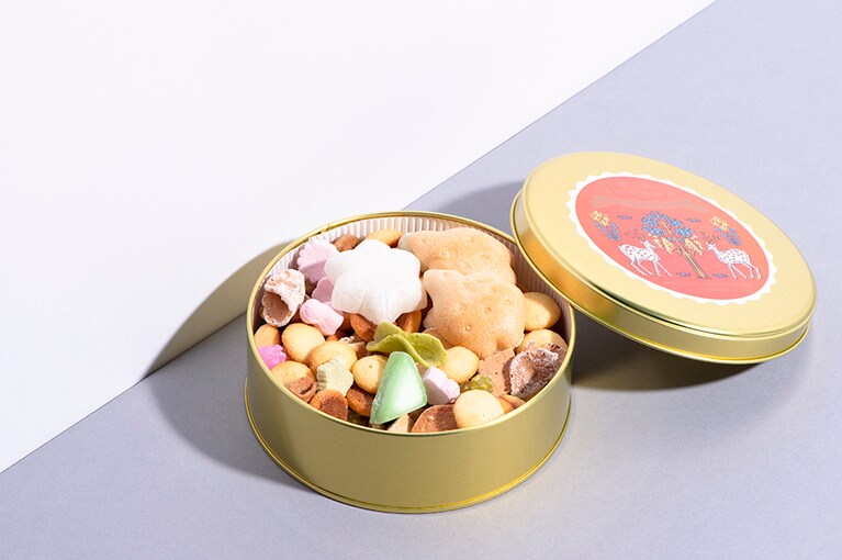中川政七商店「吹き寄せお菓子缶」1,800円。