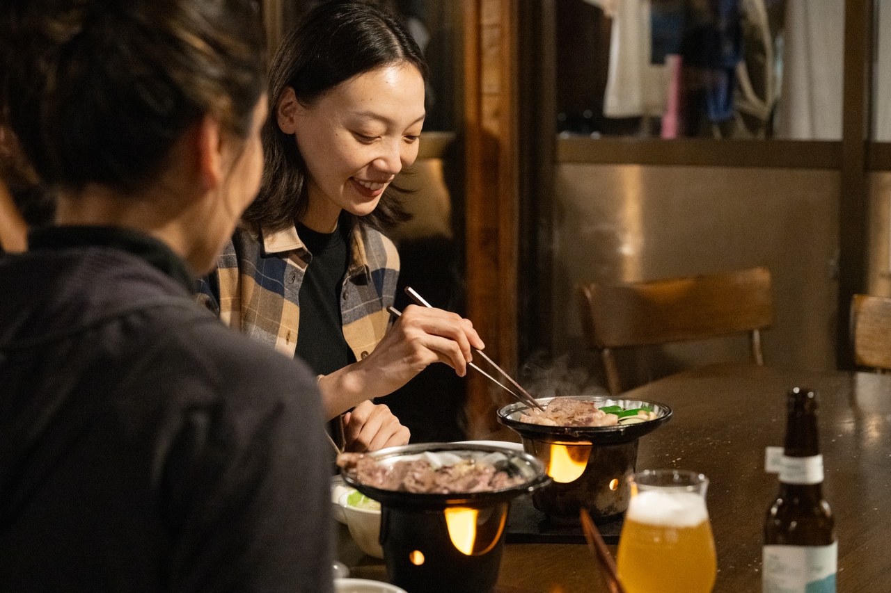 肉の香りが食欲をそそる。そろそろ焼けたかな？