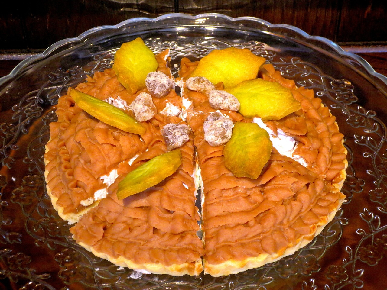 季節限定の「モンブランタルト」680円。