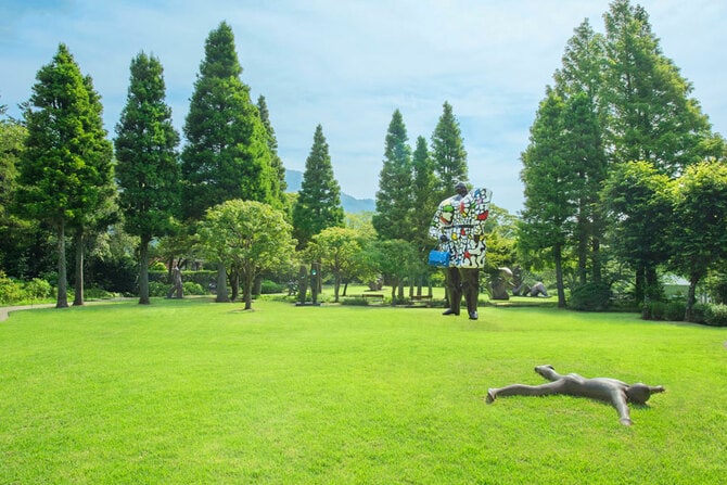 アート 屋外 広い 森の中