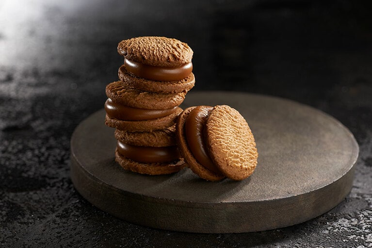 黒キャラメルサンド くろまるまる 1,060円(6個入り)／くろいちや