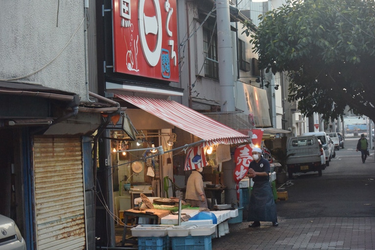 魚屋さんでマグロの心臓などの珍しい部位を発見。