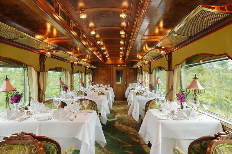 イースタン＆オリエンタル・エクスプレスの食堂車「アディソーン」。©BELMOND