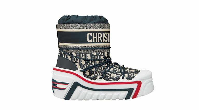 ブーツ 178,200円。