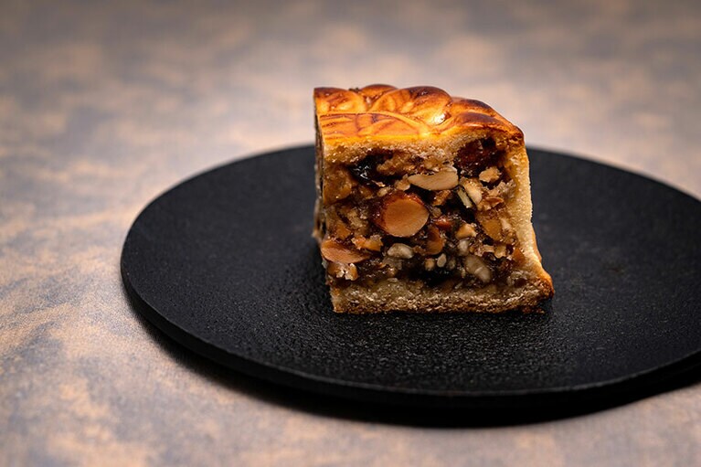 「仲秋伍仁月餅（ちゅうしゅうごもくげっぺい）」972円。