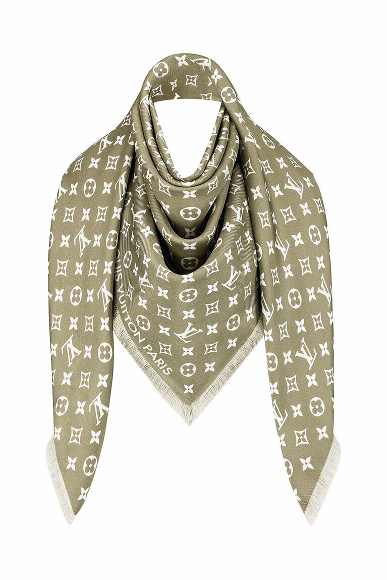 ショール 104,500円／ルイ・ヴィトン(ルイ・ヴィトン クライアントサービス)