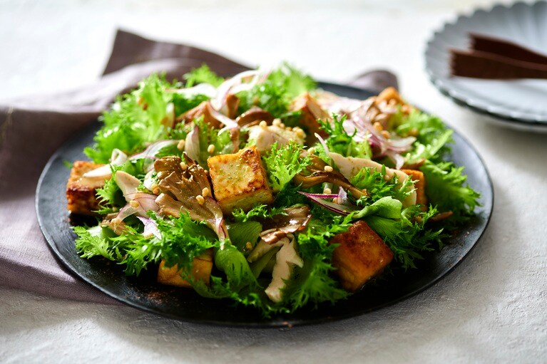 「[Kit]山椒と厚揚げの玄米サクサク和サラダ​ 」1,382円。