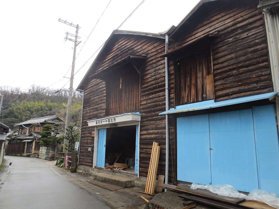 お店がある的形の町の様子。