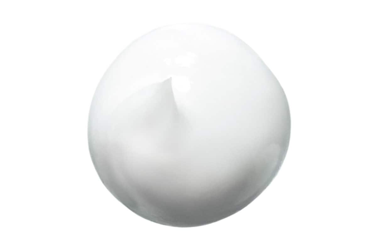 白くて柔らかく、伸ばしやすいクリーム。