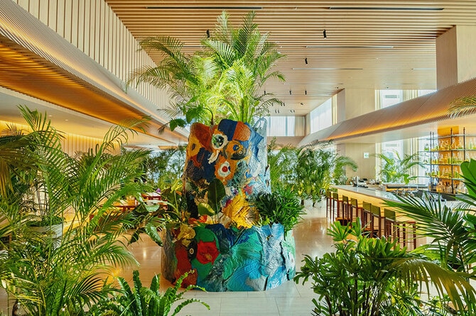 東京エディション虎ノ門】 漂着海洋ゴミを使ったアートツリー 語りかけ