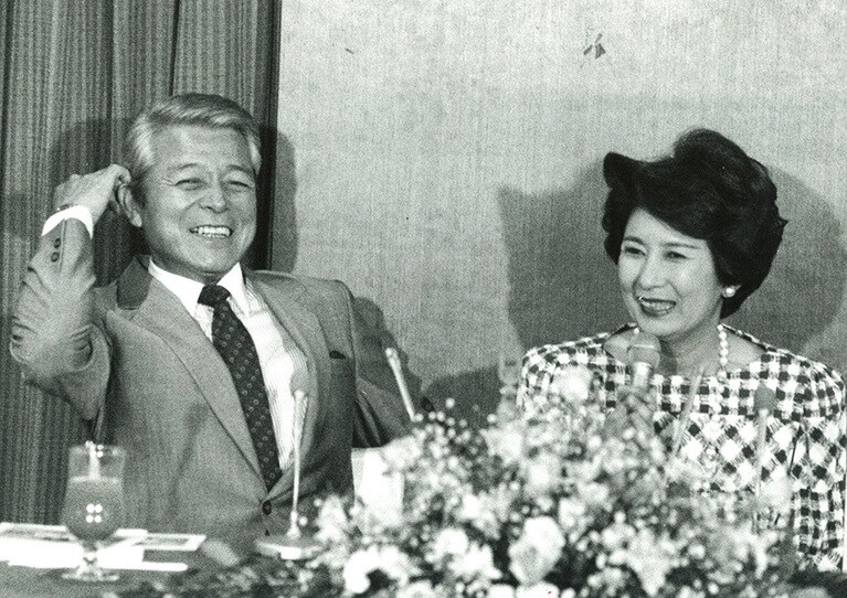 二谷英明・白川由美夫妻。2人の間に生まれた二谷友里恵は87年に郷ひろみと結婚し、二女を儲けるも98年に離婚。フルムーン夫婦になることはなかった。