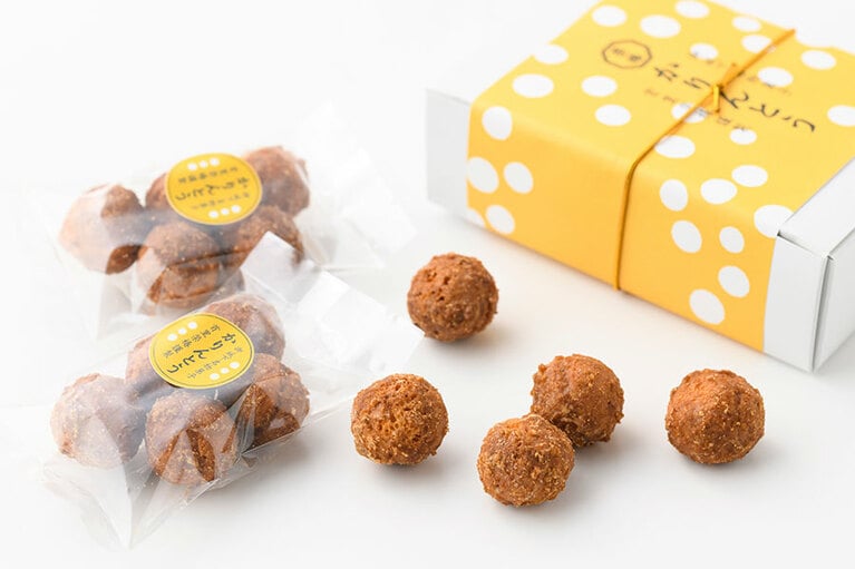 黒糖かりんとう 小箱 550円(税込、5個×3袋入り)／榮椿