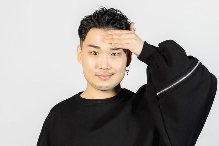 片目ずつ、おでこを動かさずに目を開ける感覚を身につける