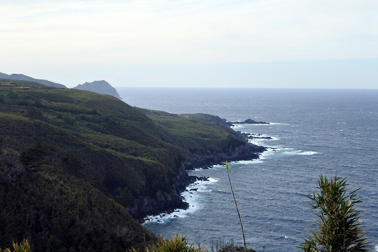 およそ50万年の間に幾度もの噴火を繰り返し、形成された口永良部島。