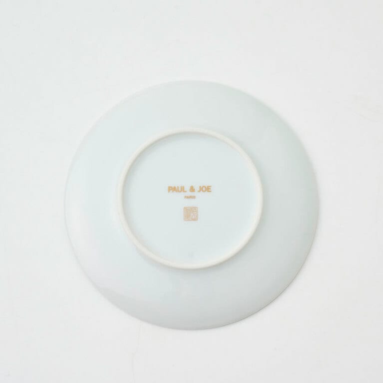 プレート裏面。全タイプ共通。