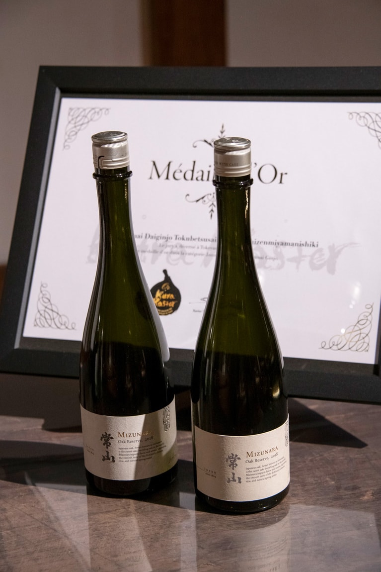 「常山 純米大吟醸 特別栽培米美山錦」を、さらに国産ミズナラの樽で熟成させた特別なお酒「常山 Mizunara Oak Reserve 2018」。