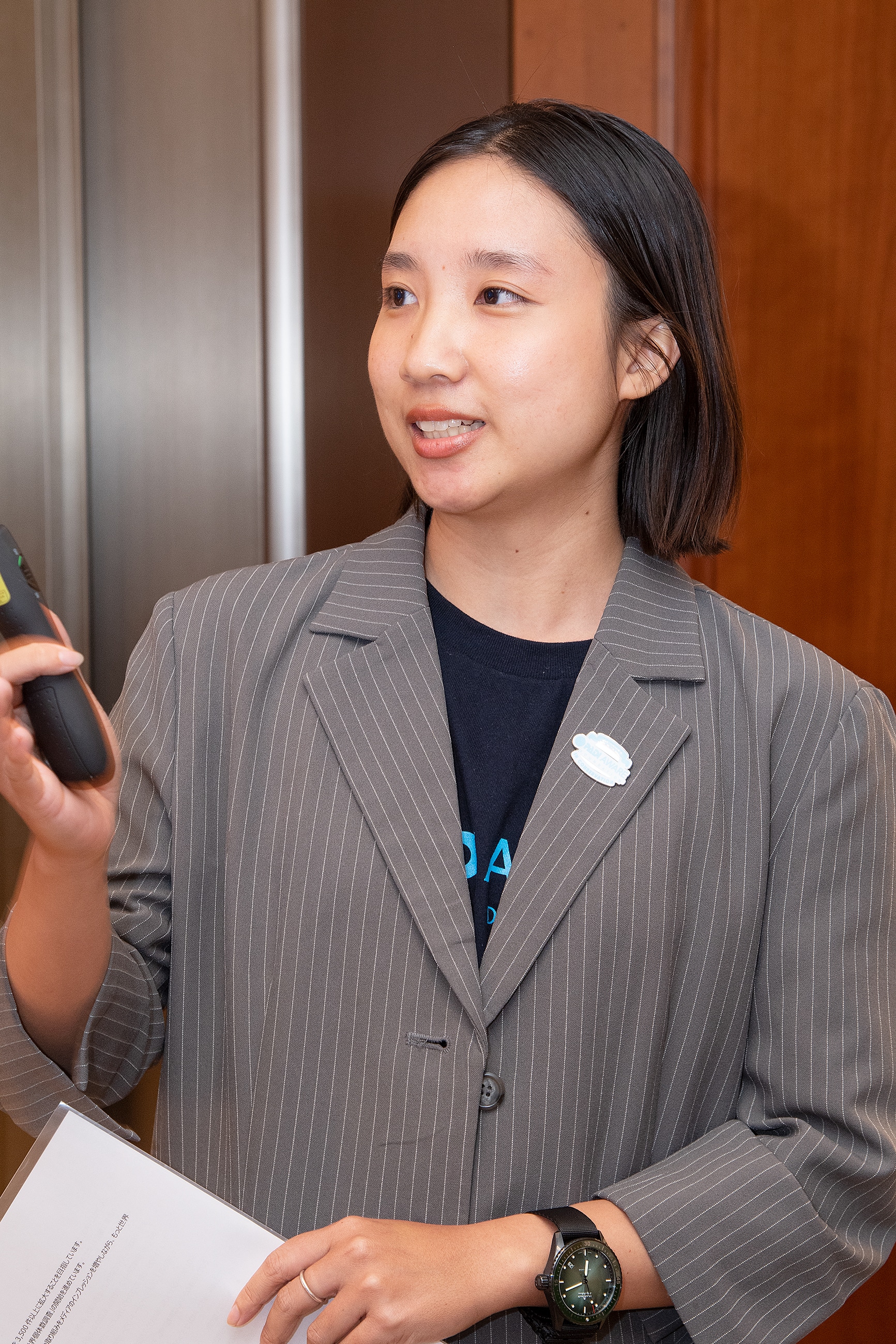 左）PADIのSustainability Strategist林詩琳氏。　右）PADIのAmbassaDiver東真七水氏。