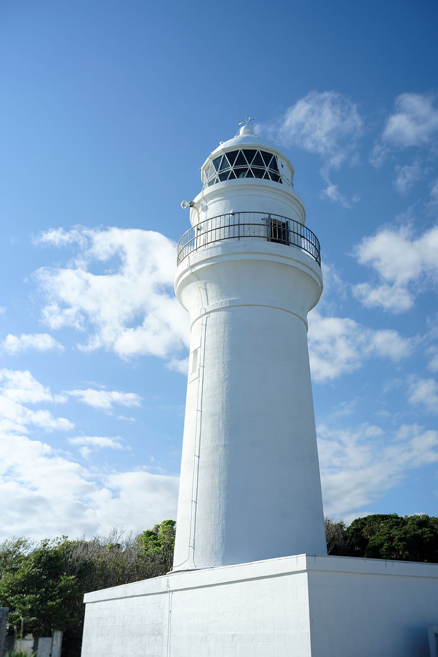 潮岬灯台は明治6年、日本初の洋式木造灯台として本点灯された。