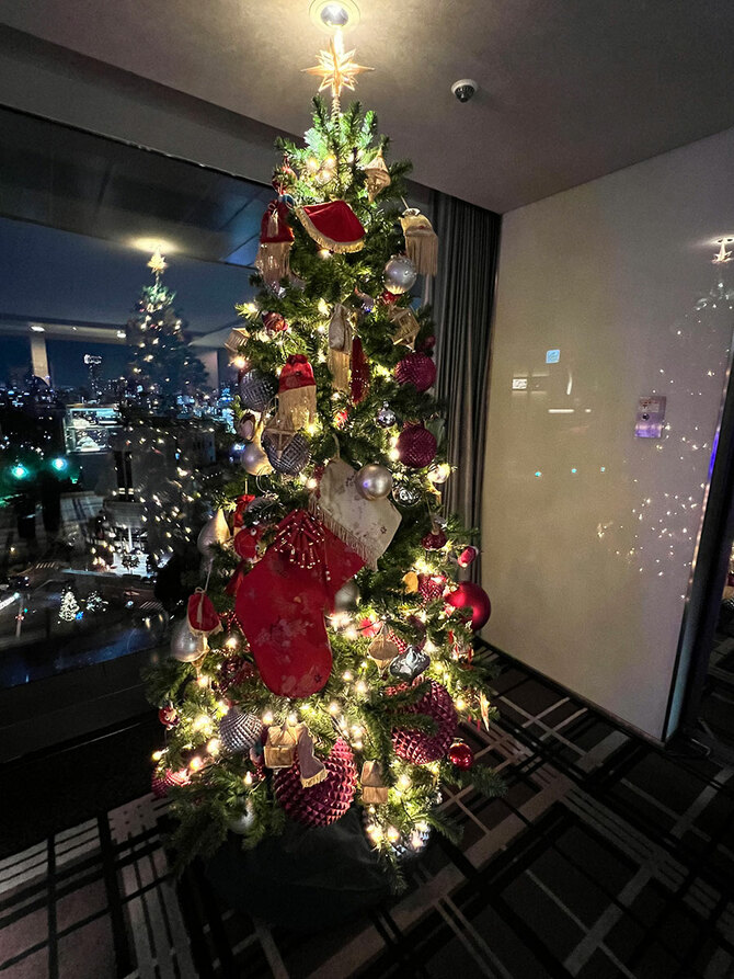 ザ・メイン、16階のクリスマスツリー。