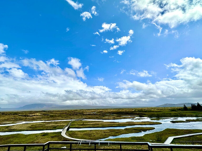 この10キロほど先にユーラシアプレートが。