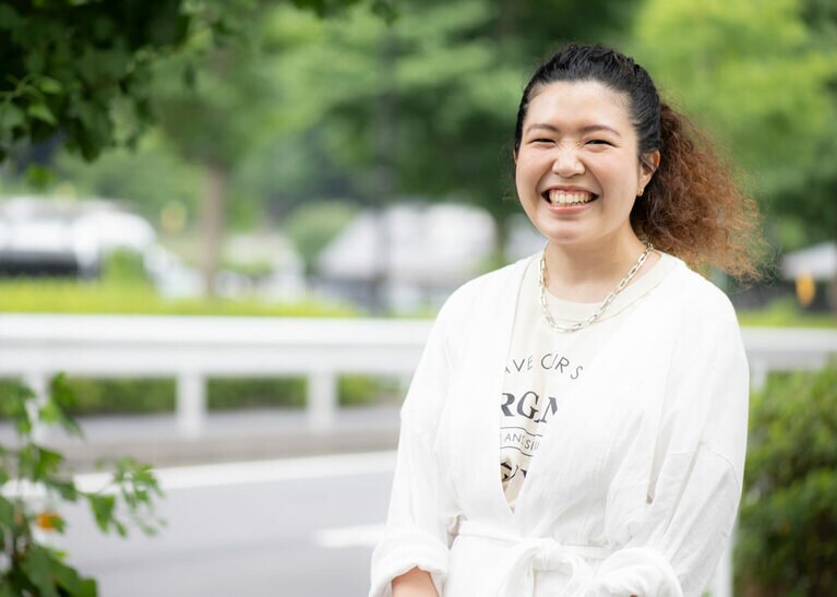 笑顔がヘルシーな松浦さん。