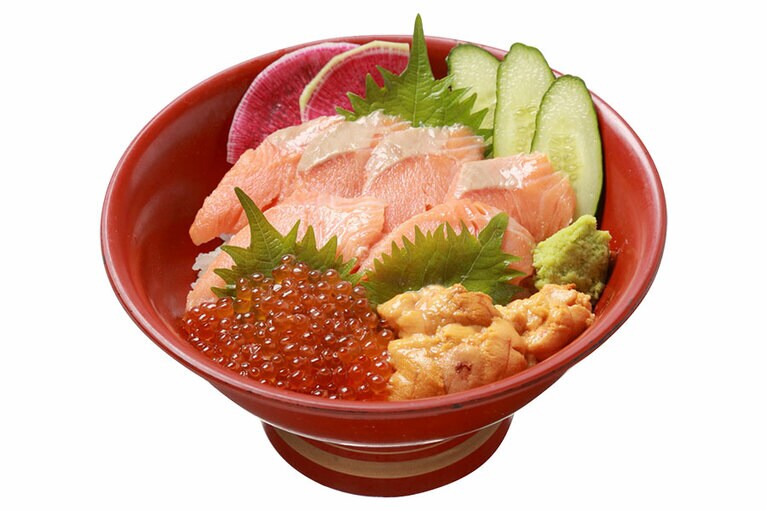 【第9位】七代目 卯兵衛(北町ダイニング)「北海道贅沢丼」1,500 円(税込)。