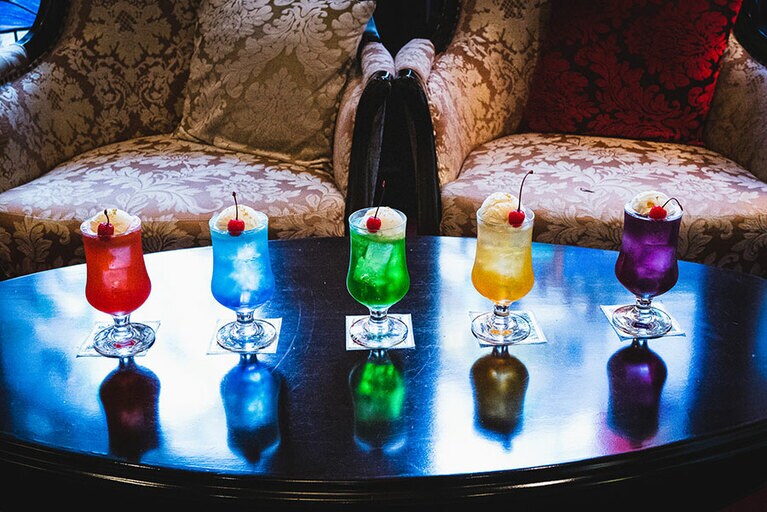 姉妹ホテル「金沢白鳥路 ホテル山楽」ではレトロかわいいクリームソーダも楽しめます。