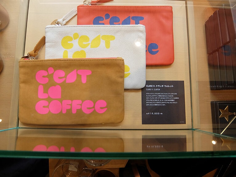CLARE V. クラッチ ウォレット 19,000円。