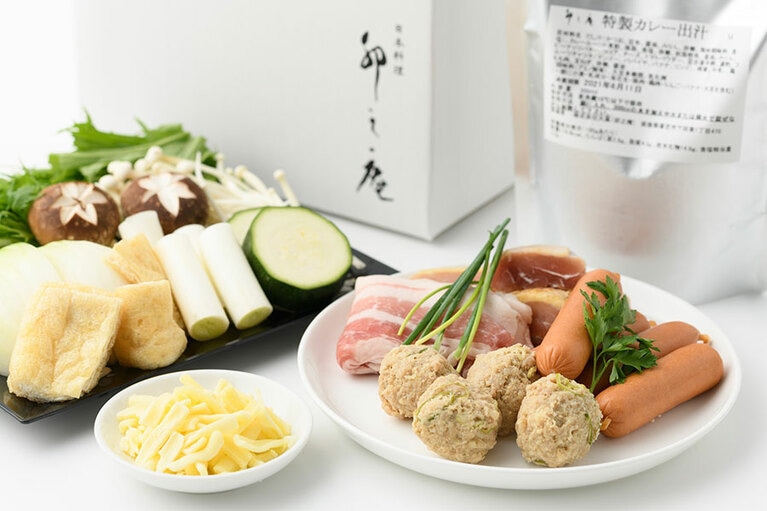 おてがるカレー鍋セット 6,264円(2人前)。