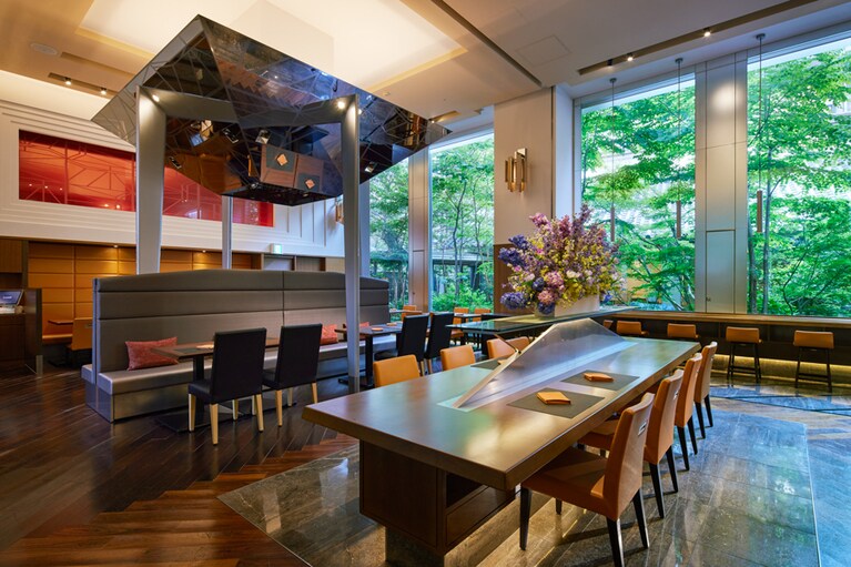 カジュアルフレンチのダイニング「流 (りゅう)」。