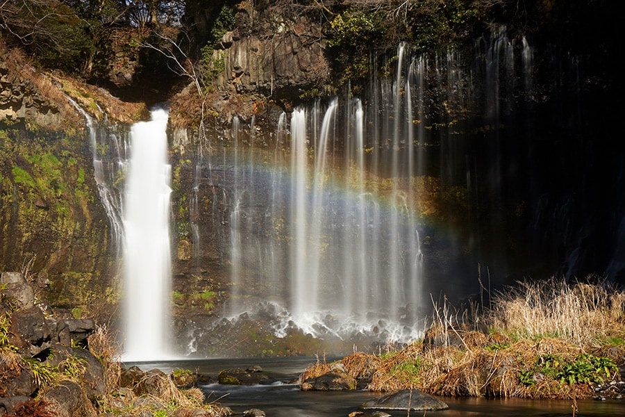 白糸の滝。写真：アフロ