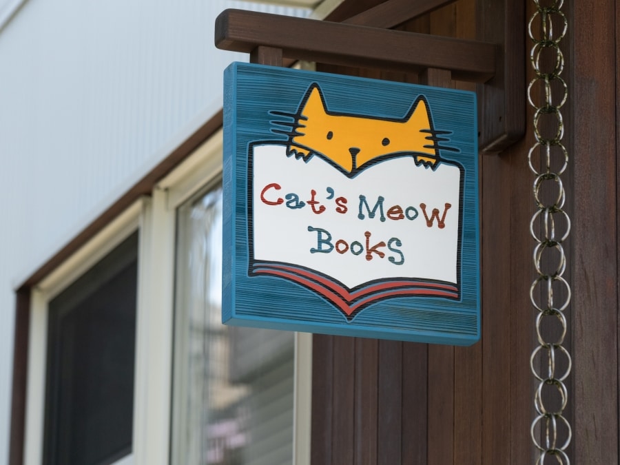Cat's Meow Books。