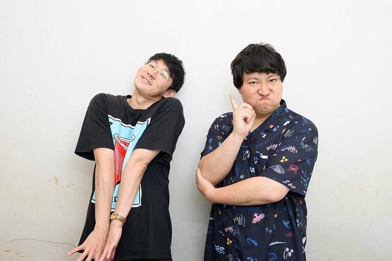 インタビューに答えてくれた、ロングコートダディのおふたり。