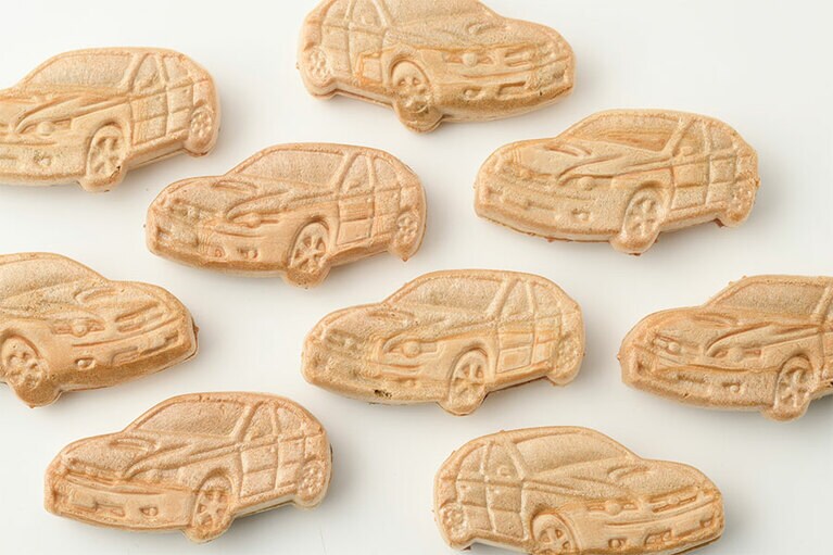 伊勢屋「スバル最中」 1,450円(10個入り)／群馬県