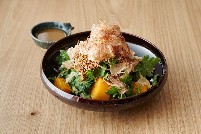 ぽん酢玉ねぎドレッシングで。もちろんドレッシングも自家製。