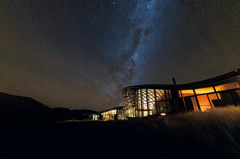 息を呑む美しさの星空。日本とは異なる配置の南半球の星座が楽しめる。©The Lindis