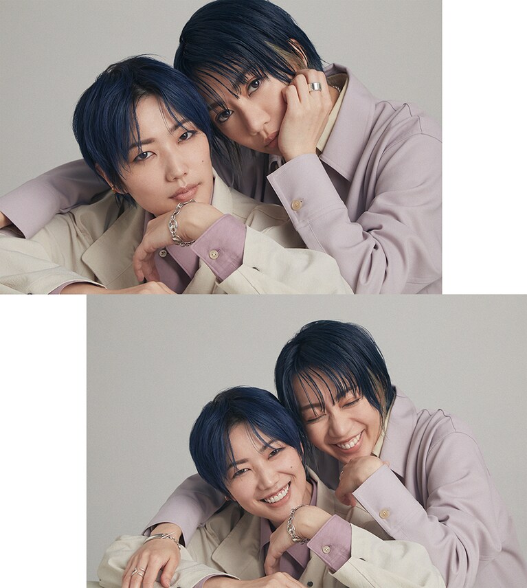 [美弥さん] ライトパープルロングシャツ 46,200円、中に着たシアーシャツ 35,200円、一番下に着たシアーリブTシャツ 8,250円、ライトパープルスラックス 39,600円／オーラリー(03-6427-7141)  シルバーフープピアス 47,300円、シルバーチェーンネックレス 53,900円、右手中指にしたシルバーリング 41,800円、左手中指にしたシルバーリング 41,800円／オール ブルース(エドストローム オフィス 03-6427-5901)  シルバーブレスレット 30,800円／ミラ(スタジオ ファブワーク 03-6438-9575)   [七海さん] オーバーコート 60,500円／ウル(エンケル 03-6812-9897)  中に着たボックスシャツ 27,500円、ストライプスラックス 39,600円／オーラリー(03-6427-7141)  ゴールドイヤーカフ 29,700円、右腕にしたゴールドバングル 45,100円／オール ブルース(エドストローム オフィス 03-6427-5901)  左腕にしたシルバーブレスレット 39,600円／ミラ(スタジオ ファブワーク 03-6438-9575)