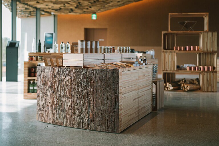 Snow Peak FIELD SUITE SPA HEADQUARTERS［新潟／雪峰温泉］ストア。