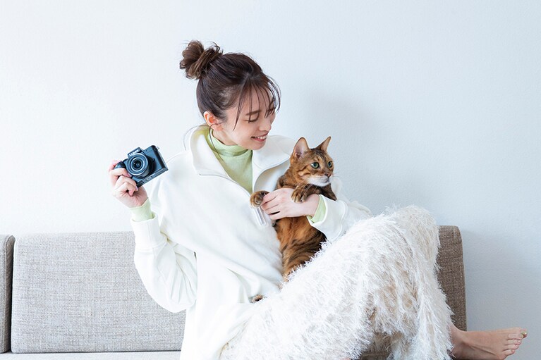 LUMIXの最新ミラーレス一眼で愛猫の撮影に挑戦してくれた宮田さん。