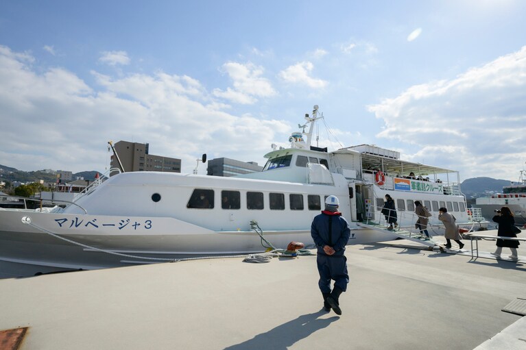 やまさ海運の上陸クルーズツアーは通年、午前と午後に1便ずつ。