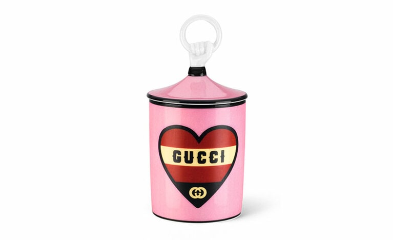 ゴシックデザインのGUCCIのレターがかわいい。キャンドル31,000円／グッチ(グッチ ジャパン)
