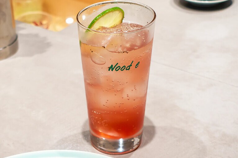 餃子専用サワー。580円。