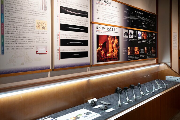 刀剣の歴史を映像やクイズなどで解説するコーナーも。