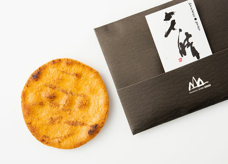 天晴(てんはれ) 2枚入り 2,000円／草加せんべいの庭