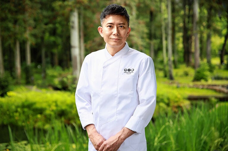 シンガポールでは政府要人にも料理をふるまってきた経験をもつ総料理長。