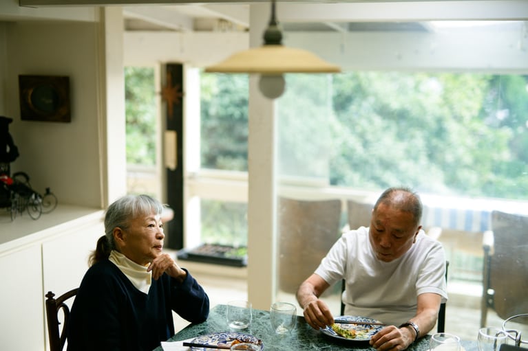グラスはどんどん空いて。