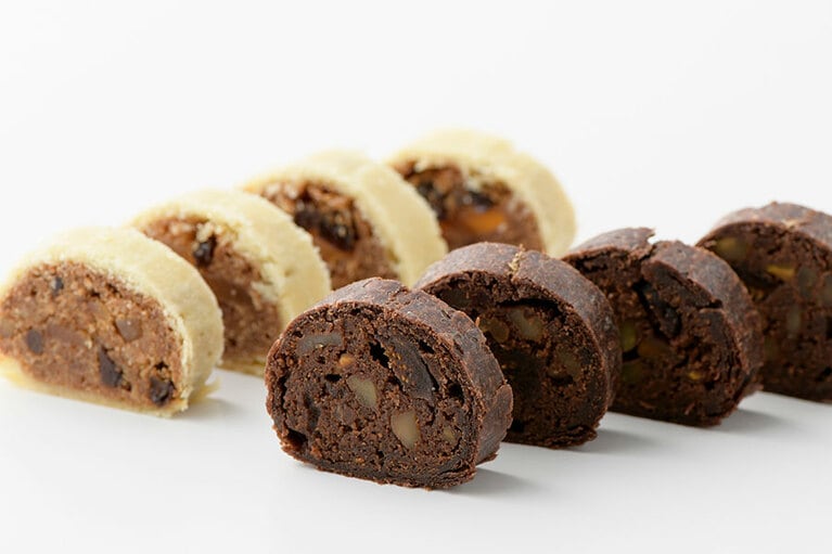 左から：アップフェルシュトゥルーデル、ヌッスショコラシュトゥルーデル／デメル