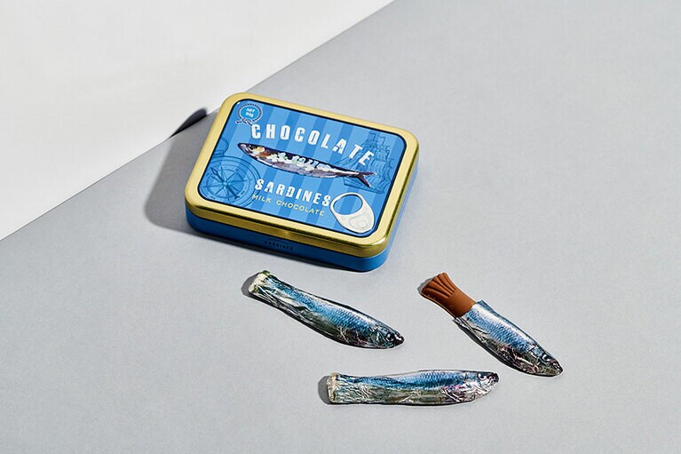 チョコサーディン缶 583円。