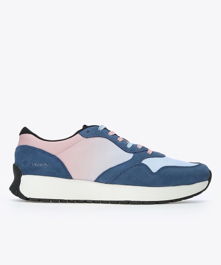 美しい夜桜をイメージした、EASTSIDE TRAINER（イーストサイドトレイナー）イブ 11,550円。