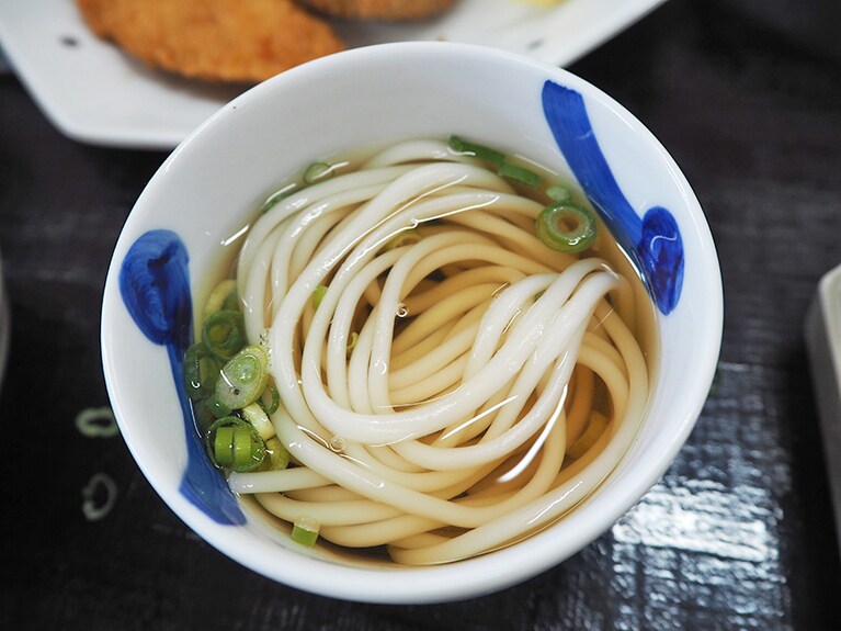 ここ数年ですっかりポピュラーになったあごだし。うどんにとても合います！